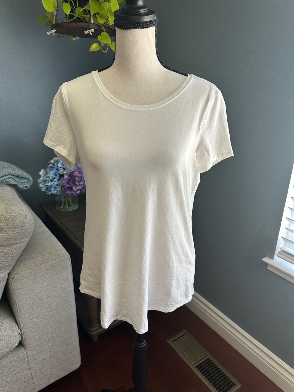 Lululemon white short Sleeve Women's Top